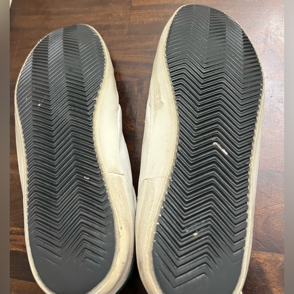 Golden Goose men's sneakers with green accent, size 43 (size 10 US). - Picture 2 of 6